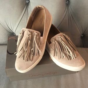 Fringe sneaker